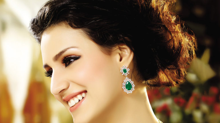 How To Choose Gold Studs That Suit Your Face Shape?